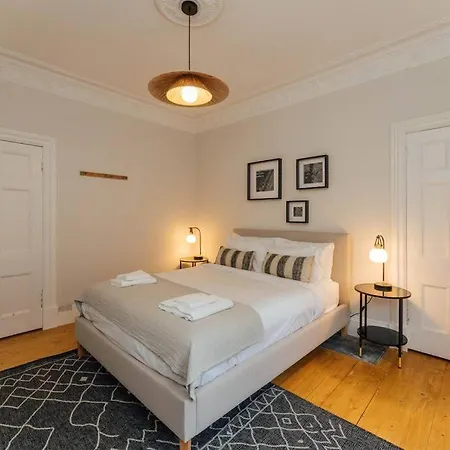 Beautifully Renovated 2 Bedroom Apartment Stirling Exterior photo