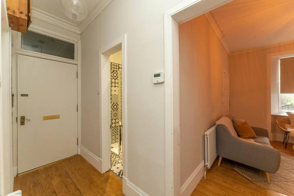 Beautifully Renovated 2 Bedroom Stirling