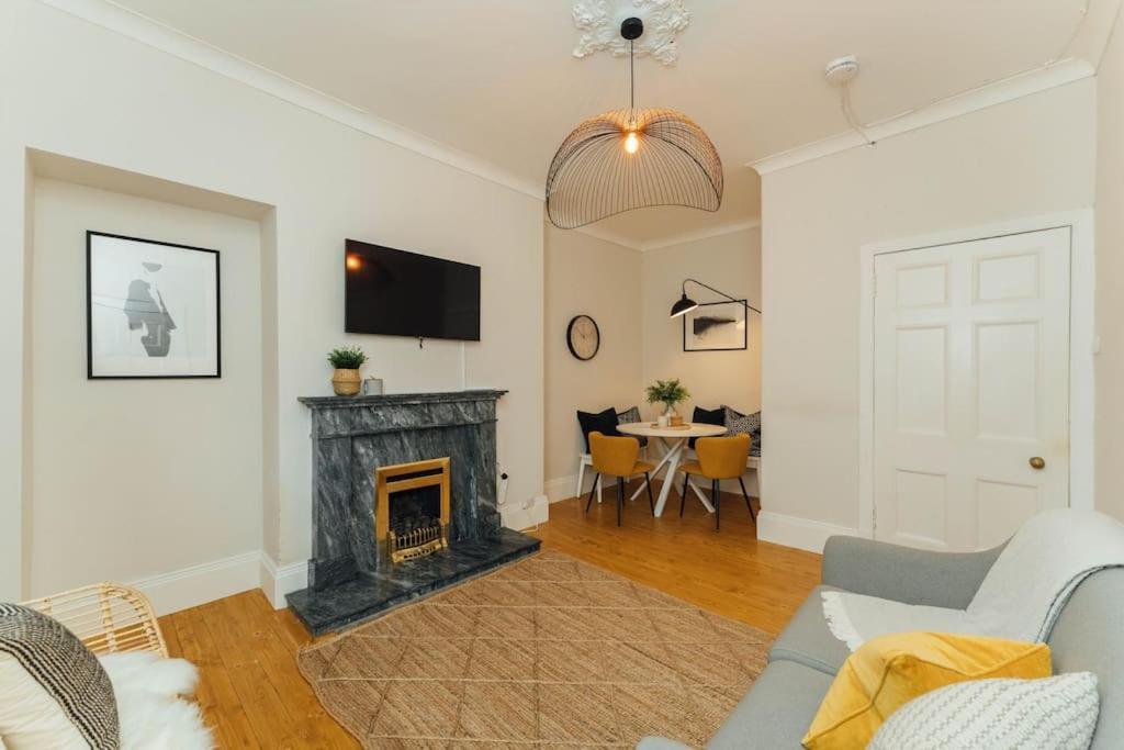Apartment Beautifully Renovated 2 Bedroom