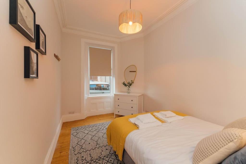 Apartment Beautifully Renovated 2 Bedroom Stirling