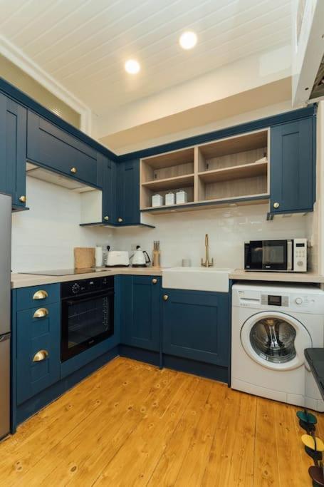 Beautifully Renovated 2 Bedroom Stirling